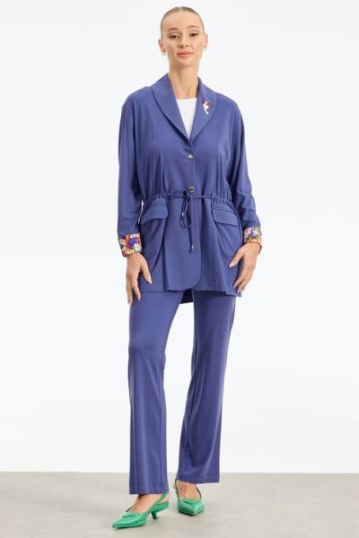 KOL DUBLESİ KOMBİNLİ BROŞ DETAYLI TAKIM  indigo